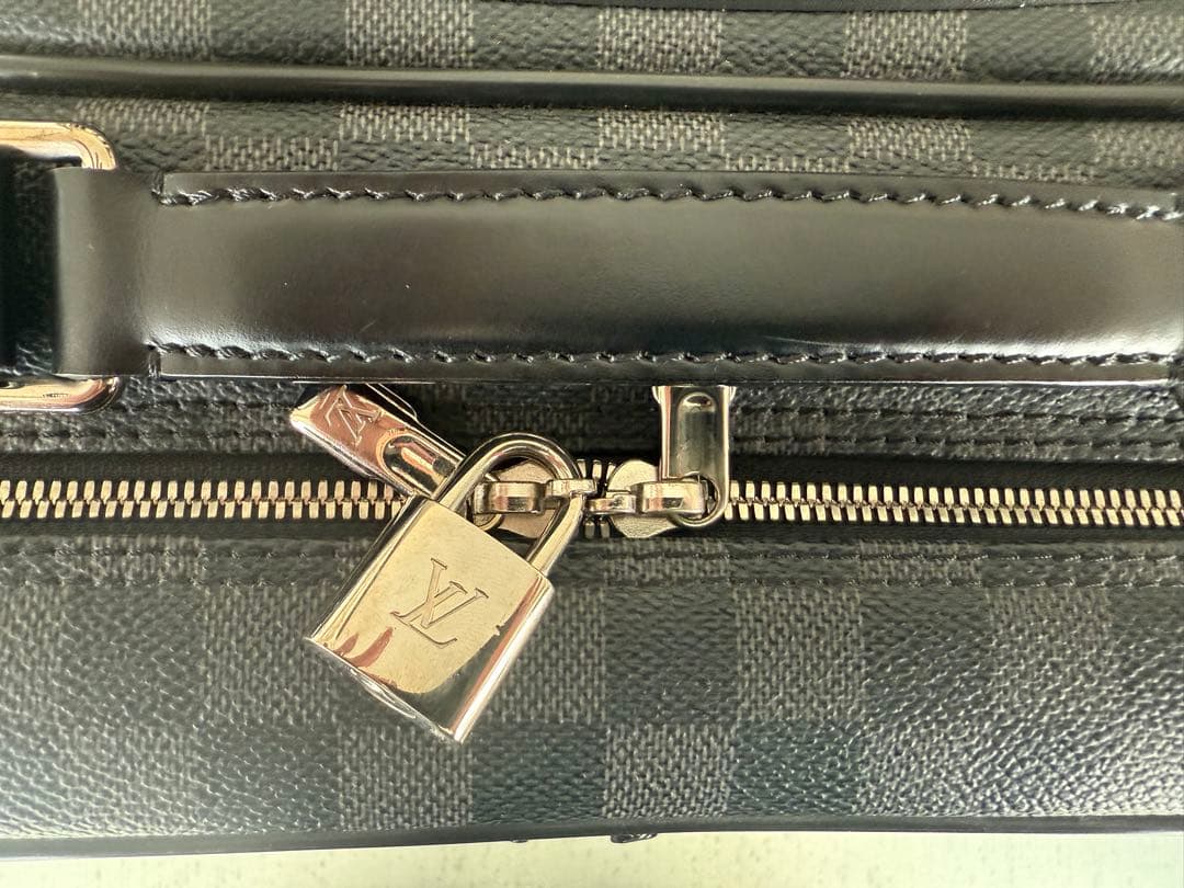 ルイヴィトン ダミエ パイロット ケース