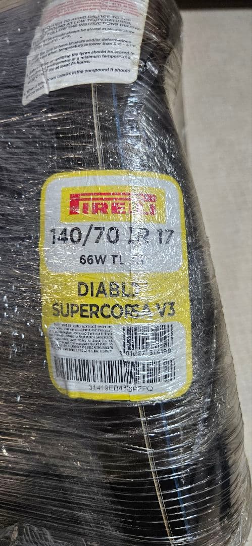 お*ー様 Pirelli SUPERCORSA V3 110/70 140/70