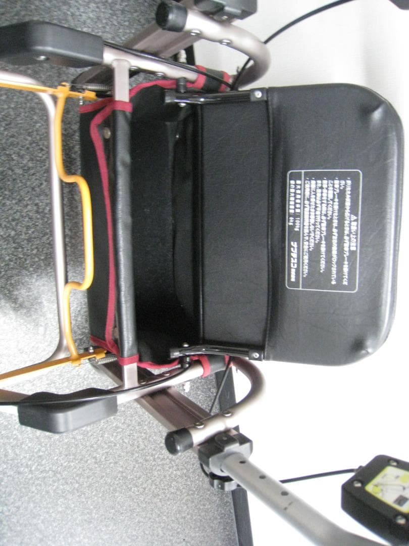 【送料無料】ナブテスコ 前腕支持型歩行車 REHAMO コンパル抑速ブレーキ