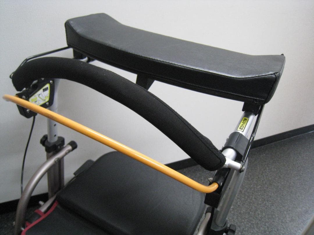 【送料無料】ナブテスコ 前腕支持型歩行車 REHAMO コンパル抑速ブレーキ