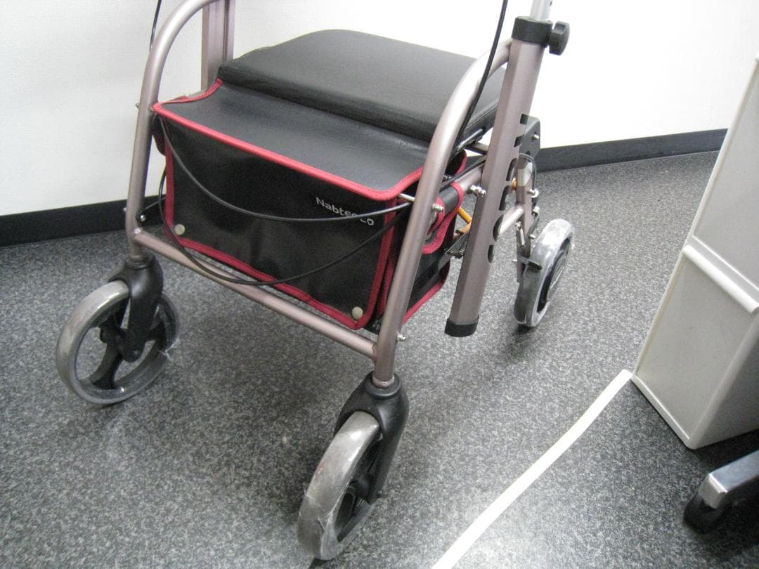 【送料無料】ナブテスコ 前腕支持型歩行車 REHAMO コンパル抑速ブレーキ