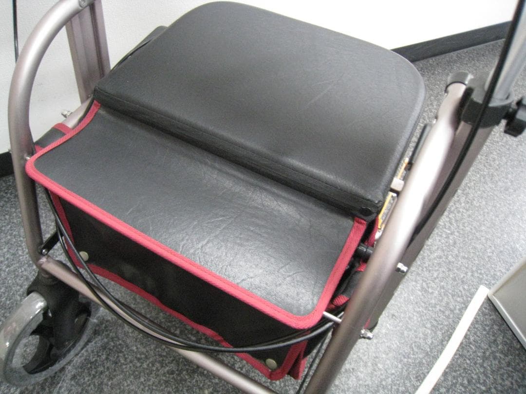 【送料無料】ナブテスコ 前腕支持型歩行車 REHAMO コンパル抑速ブレーキ