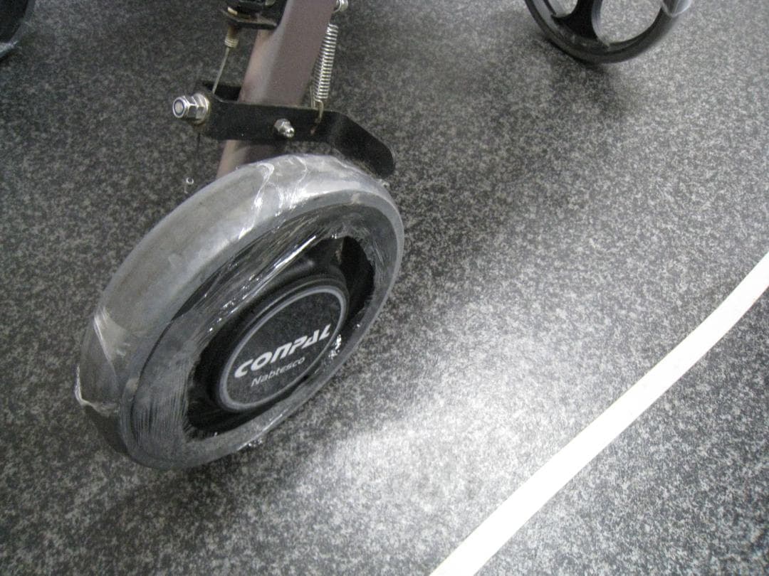 【送料無料】ナブテスコ 前腕支持型歩行車 REHAMO コンパル抑速ブレーキ