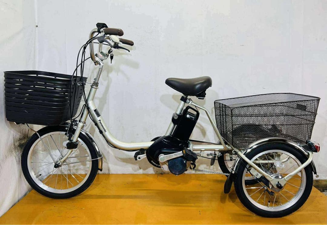 送料無料条件付き　パナソニック　電動アシスト自転車三輪車(18/16型)