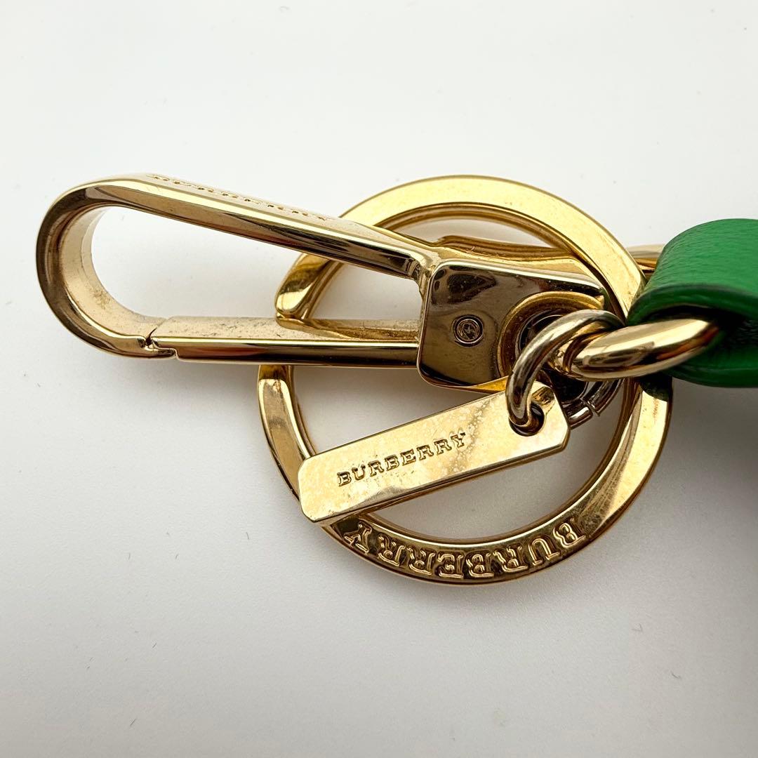 超希少/美品✨バーバリー レインボー ダック チャーム ノバチェック ゴールド