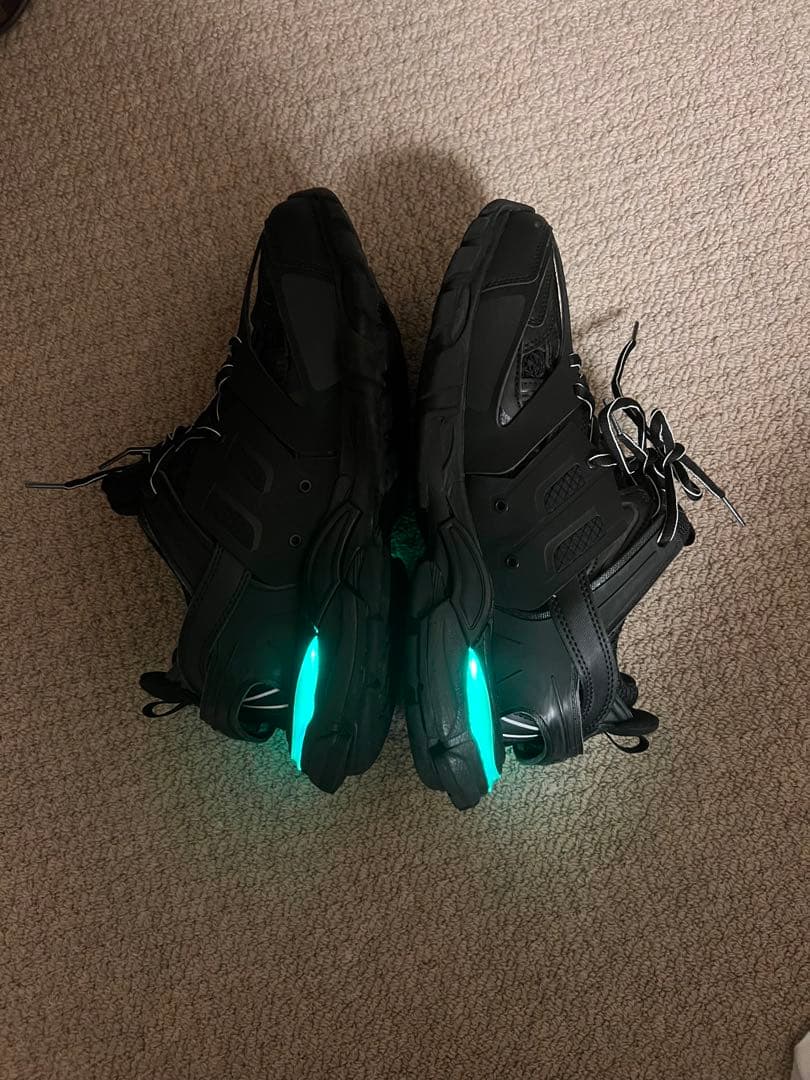 BALENCIAGA ブラック スニーカー LEDライト付き　最終値下げ