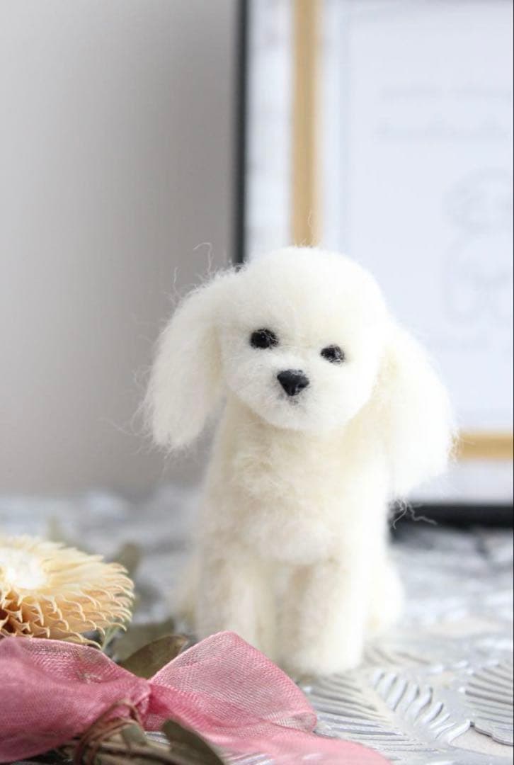 【心を癒す羊毛フェルト犬　小さなマルチーズ】