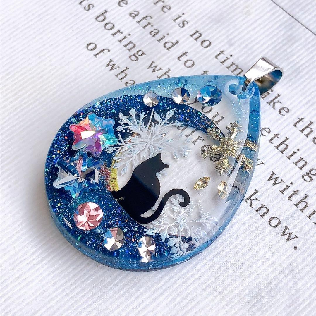 同梱値引100円❤️No.2396 レジン ペンダントトップ 猫 ネコ ねこ ♡