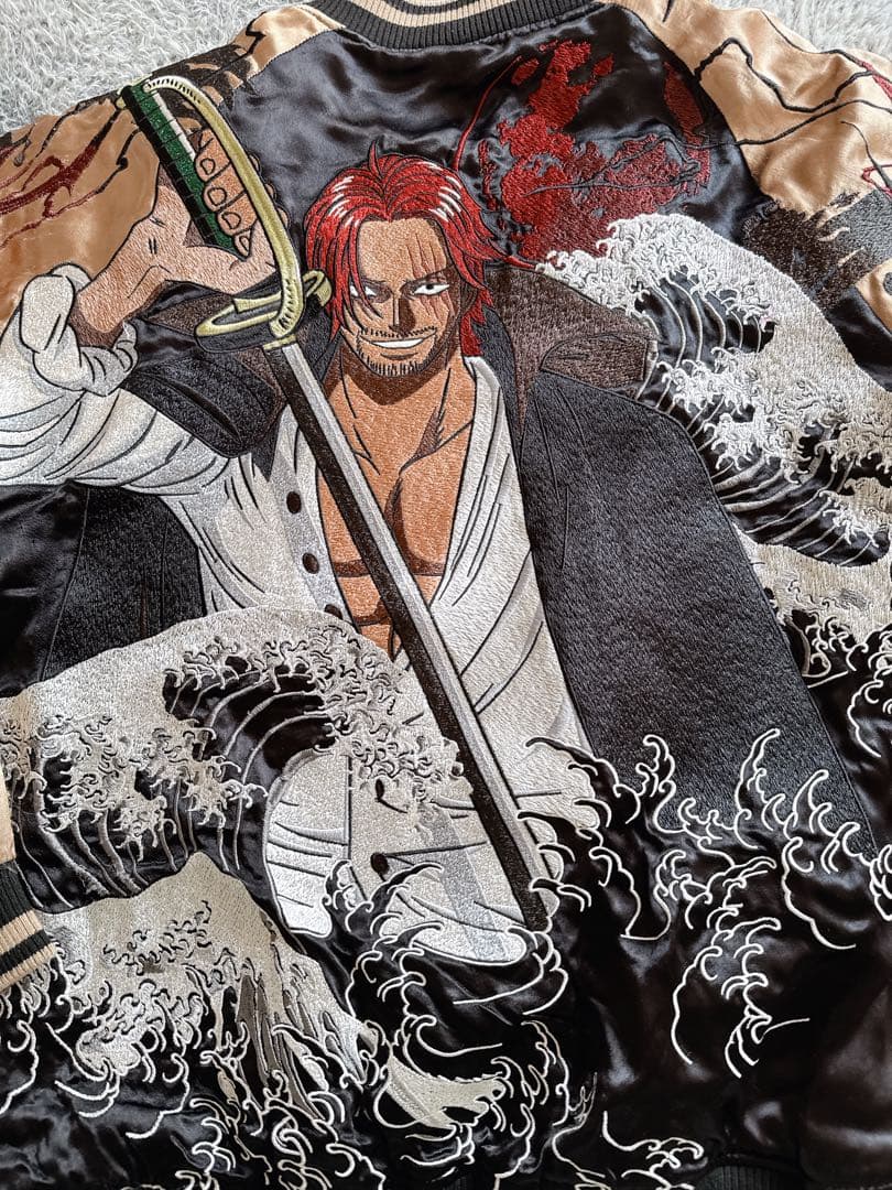 スカジャン 海の波とキャラクター刺繍