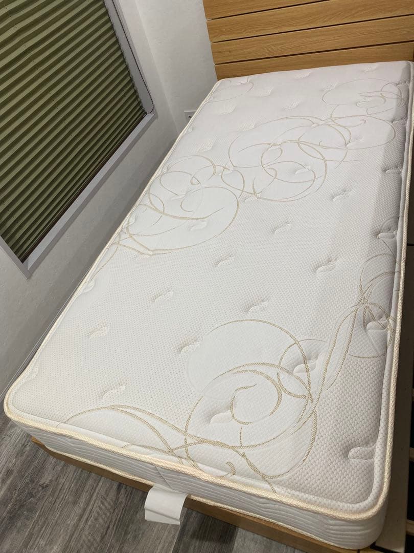 ⭐︎美品⭐︎ SIMMONS シモンズ ゴールデンバリュー 65GVAA21223