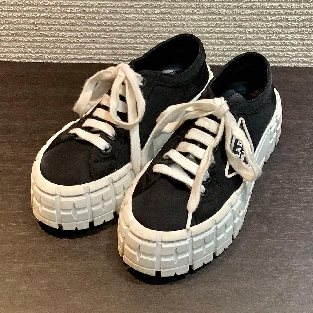 プラダ PRADA Re Nylon リナイロン トライアングル スニーカー