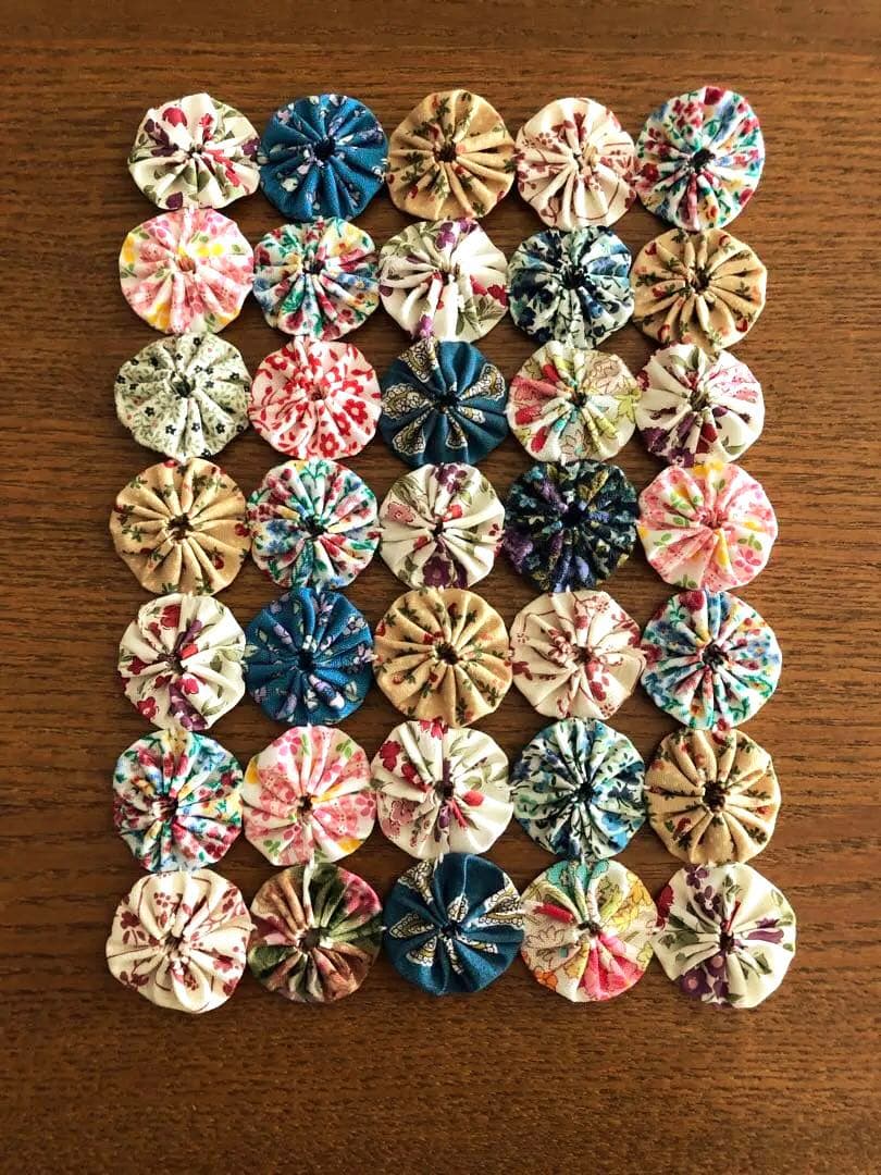 ヨーヨーキルト 小花柄