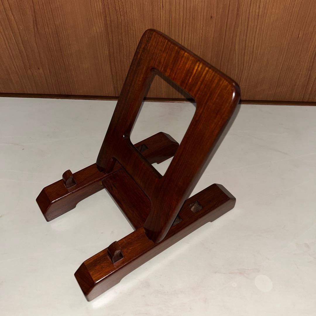 ★《美品》★ 【紫檀の皿立て】、　【有田焼 】「華山・萬右衛門 」飾り皿