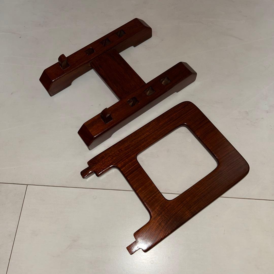 ★《美品》★ 【紫檀の皿立て】、　【有田焼 】「華山・萬右衛門 」飾り皿