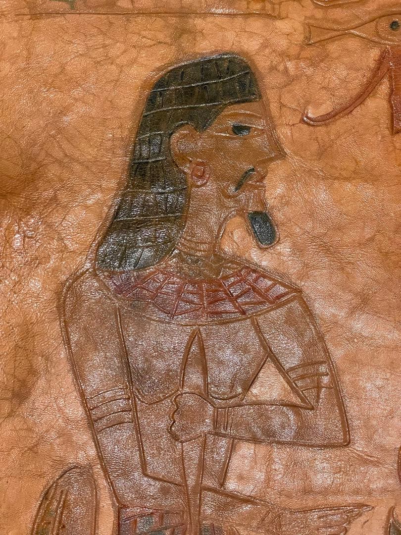 本革　レザータペストリー（手染め、手彫り）