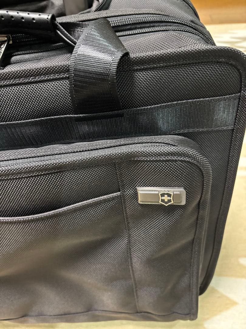 『値下げしました』Victorinox ブラック キャリーケース 中型