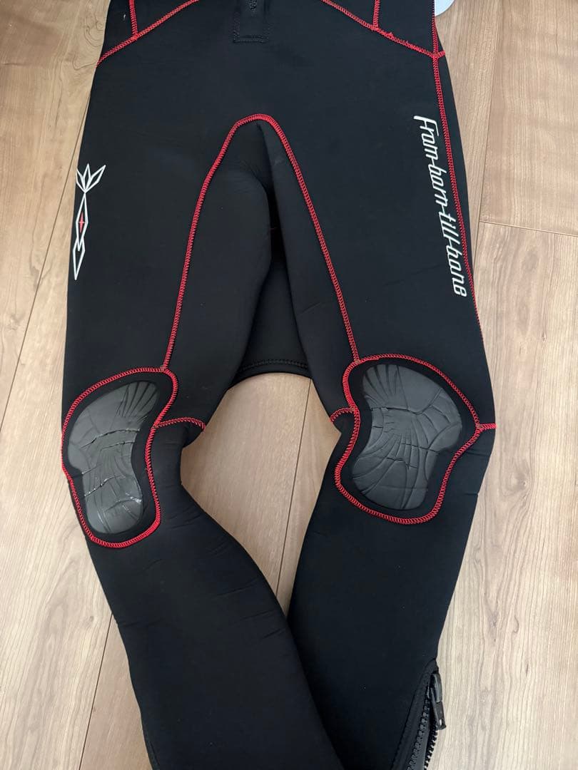 マズメ　ウエットスーツ