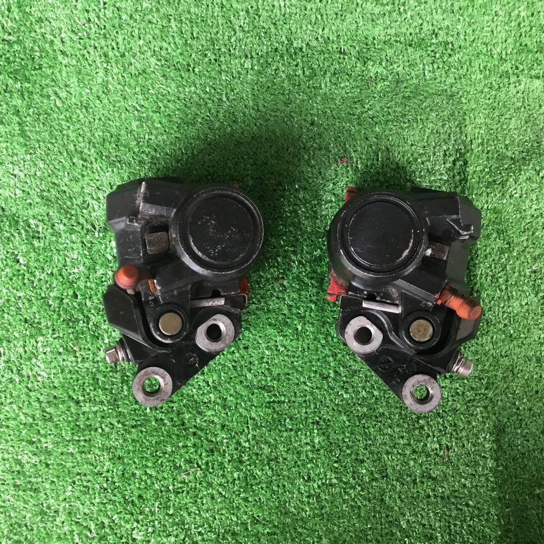 ヤマハ　RZ250 350 純正ブレーキキャリパー ブラック 赤パッド