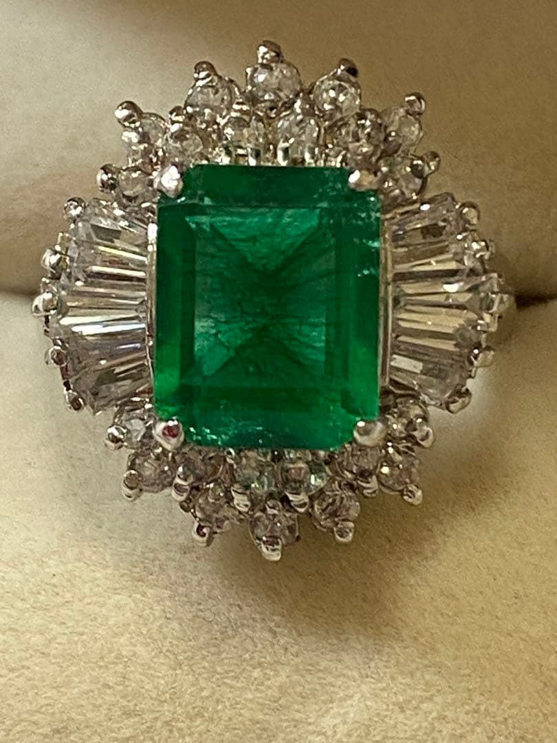 エメラルドカット エメラルド リング