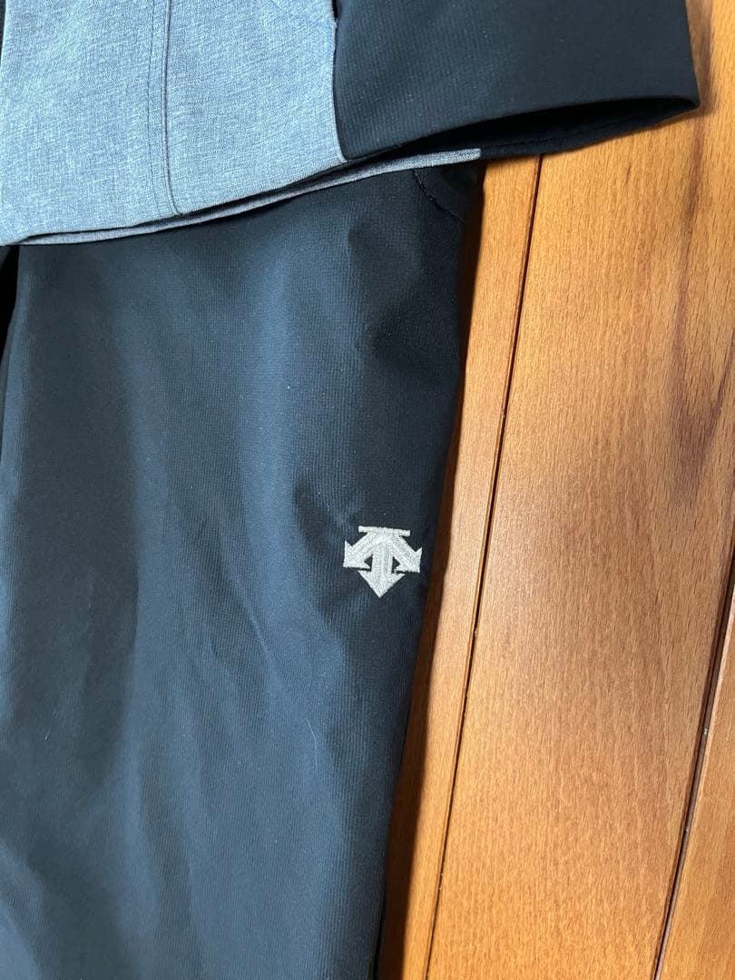 Descente デサント　スキーウェア フード付き 上下セット