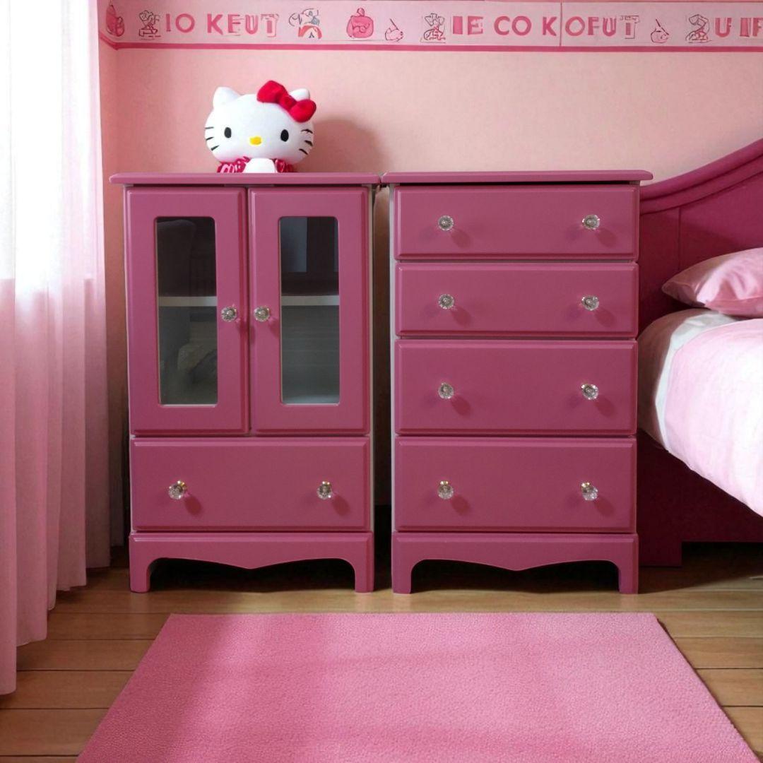 ピンキーライティング　アルファタカバ　ピンクの木製収納キャビネット　棚 収納