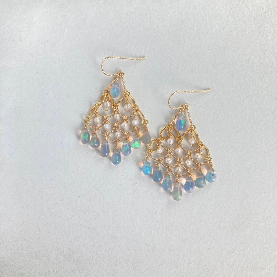 14kgf カラーオパールと淡水パールのシャンデリアピアス