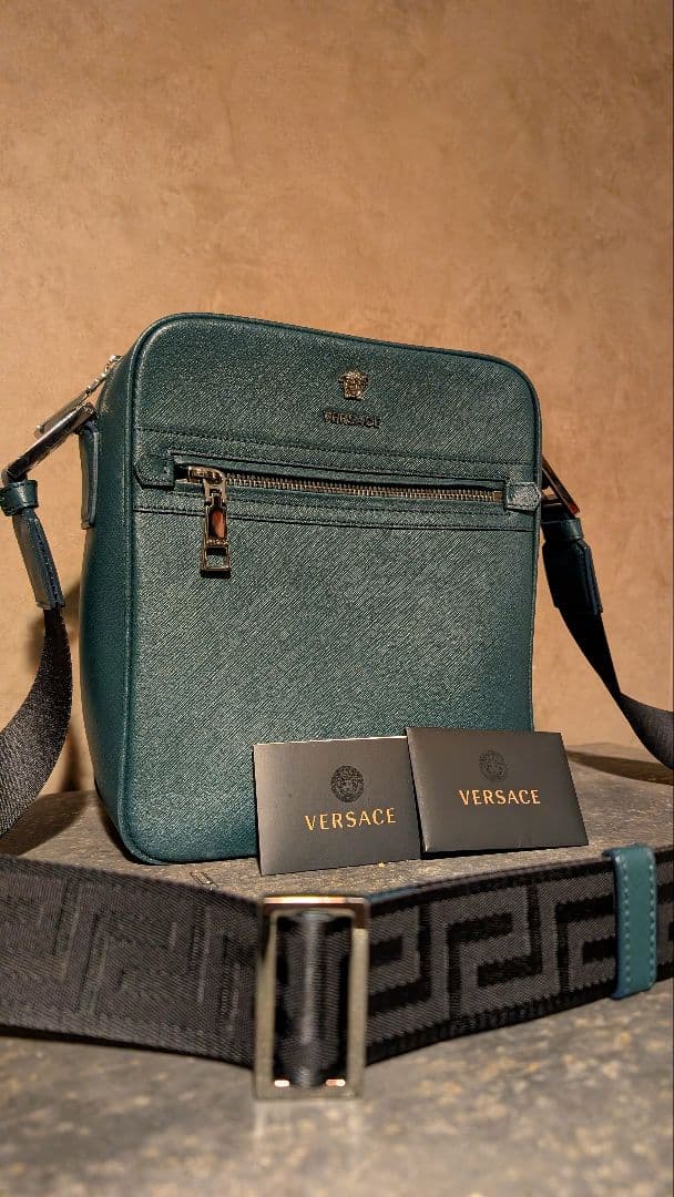 国内正規品 VERSACE ヴェルサーチ ショルダーバッグ　グリーン