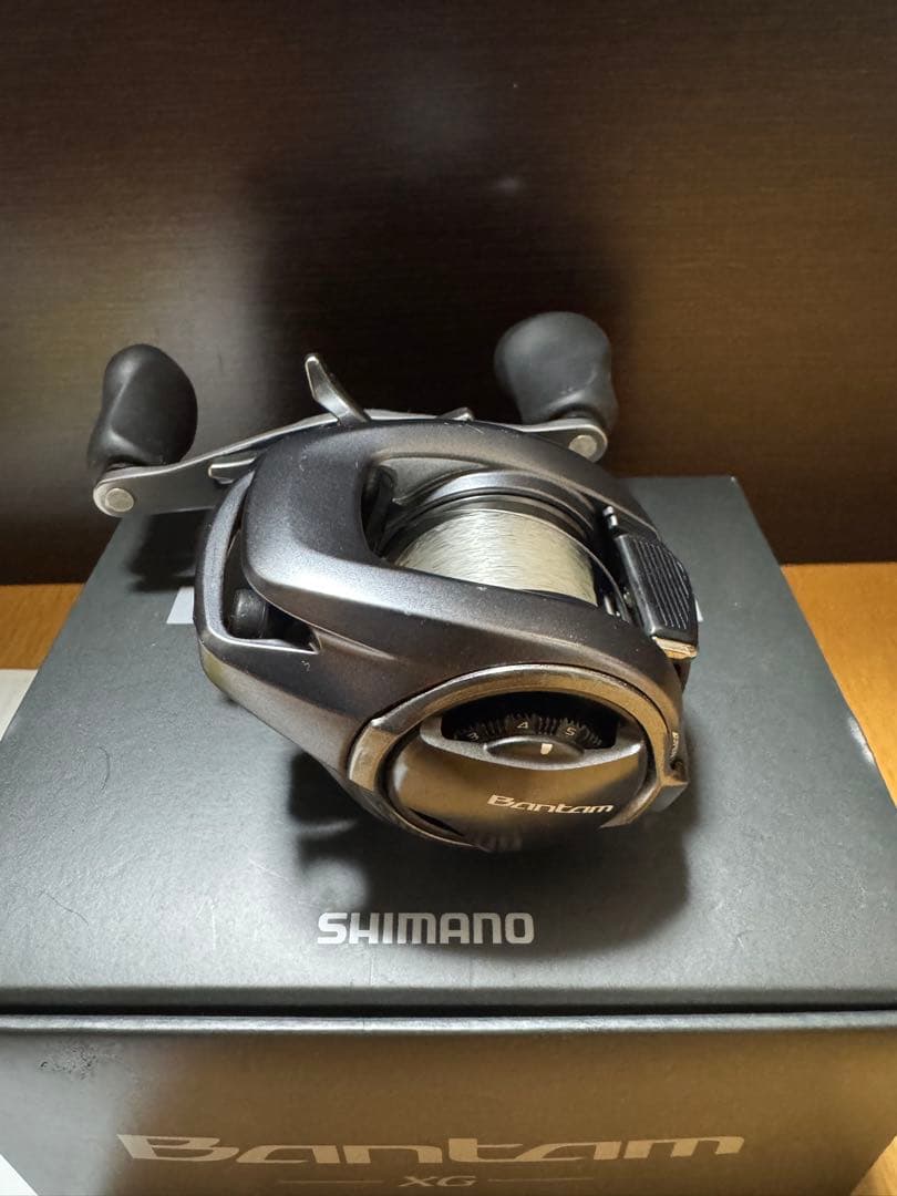 シマノ　22バンタム　XG 右巻き　ベイトリール