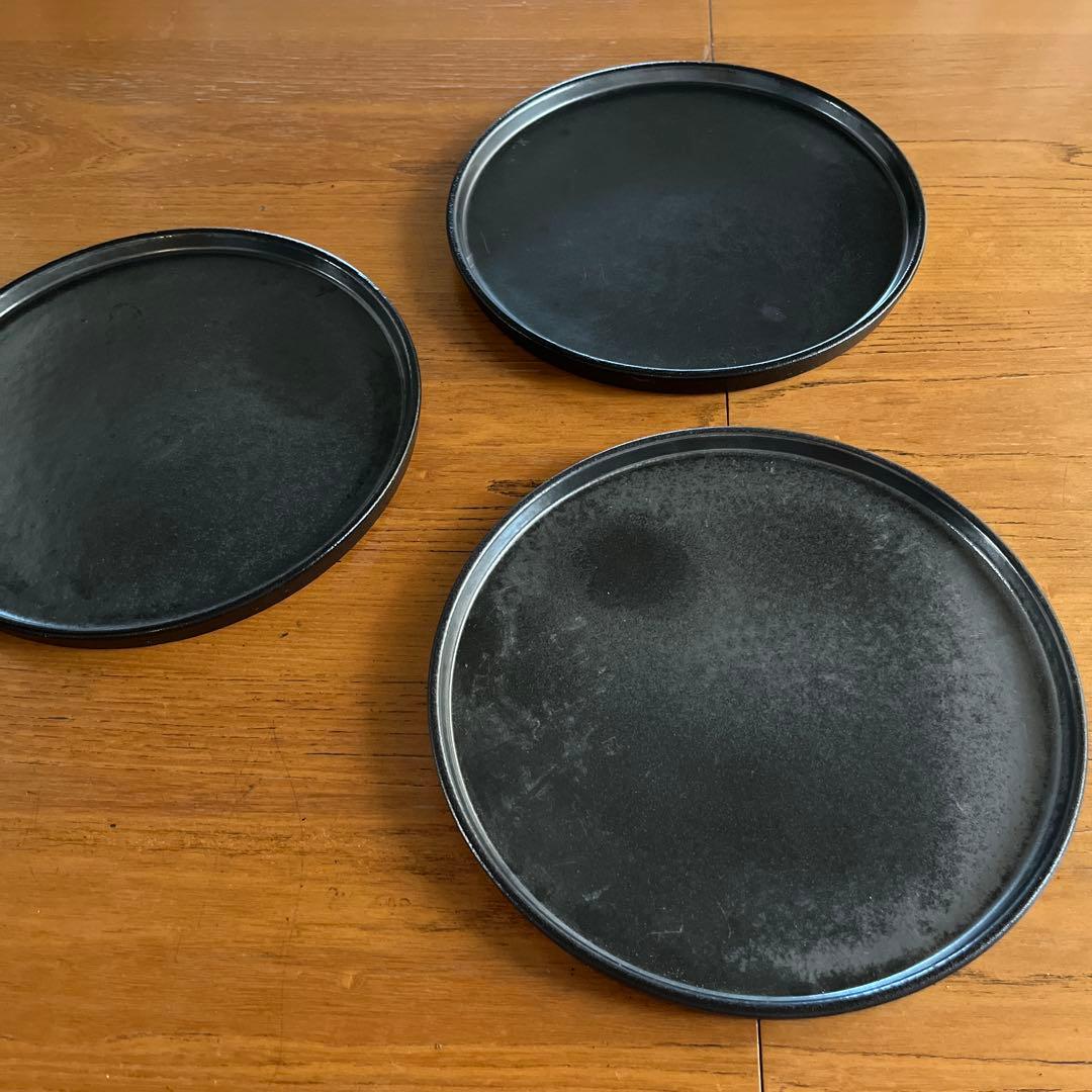アクタスSHIGARAKI Round PLATE黒いプレート26㎝　3枚セット