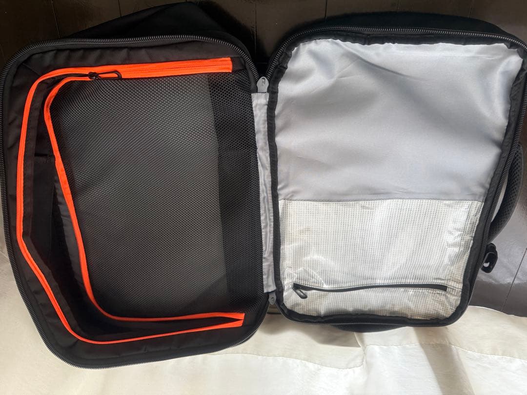 Bucketlist ブラックバックパック 20L-35L