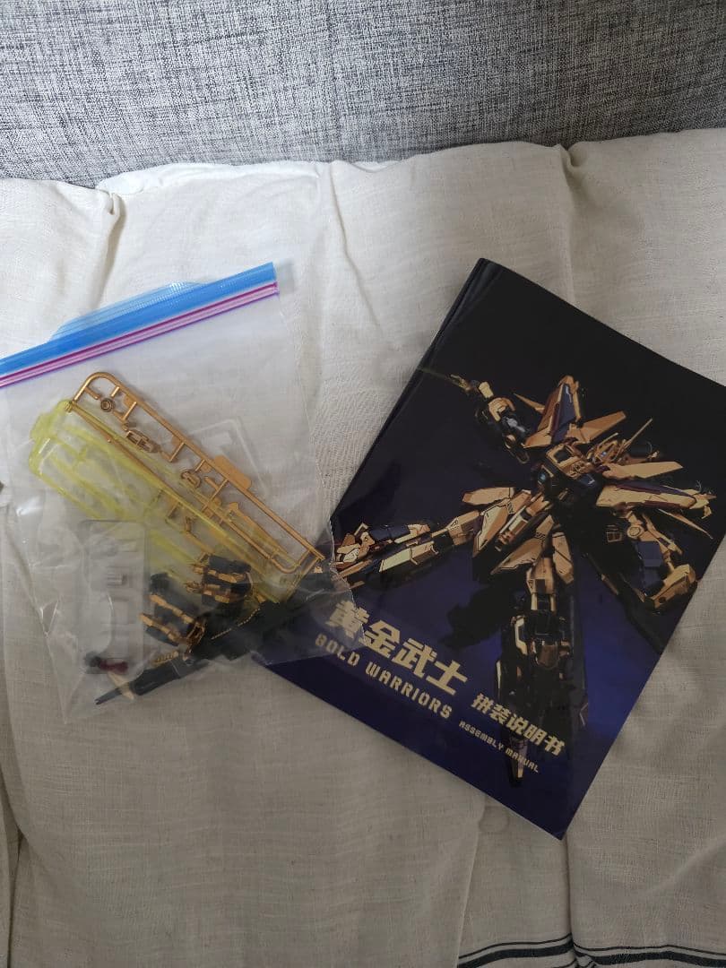 神馬模型　1/100相当　黄金武士 ダイキャストフレーム　海外製プラモデル