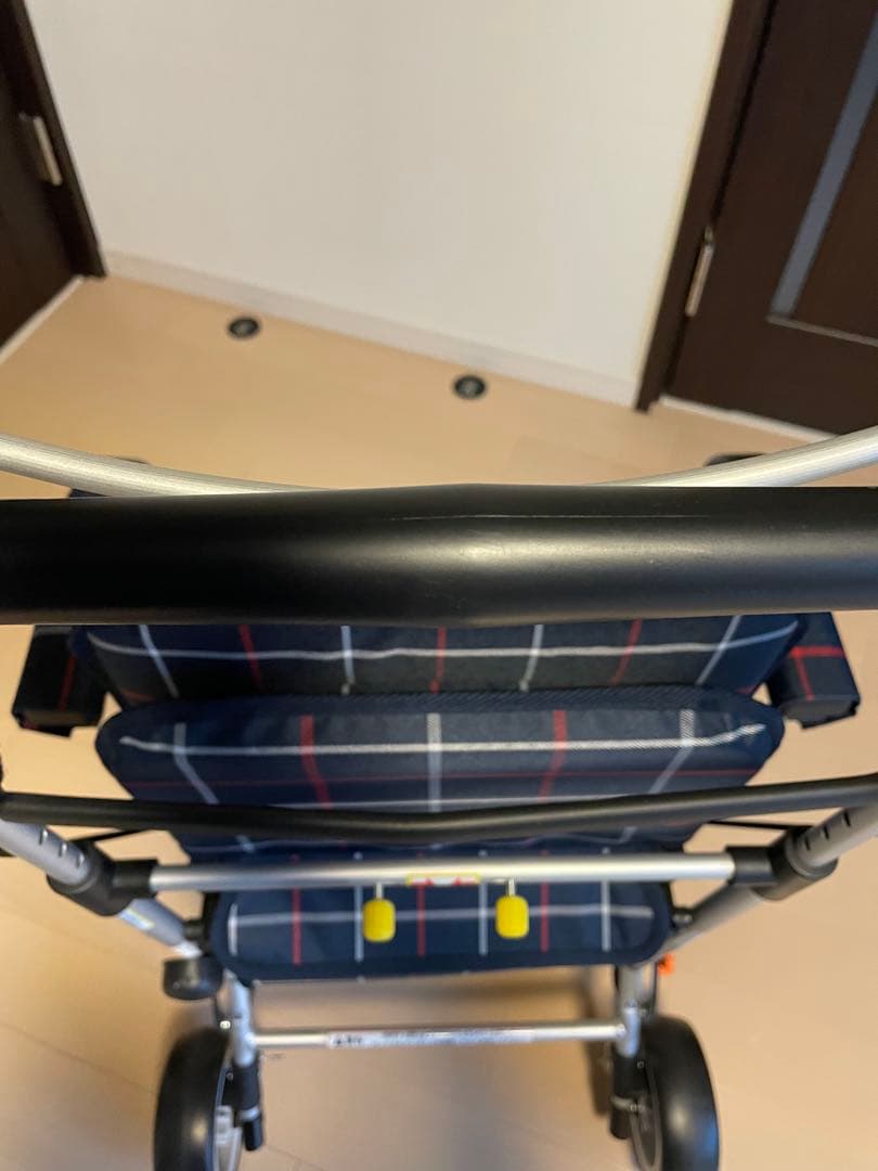 幸和製作所　シルバーカー　歩行器ネイビーチェック