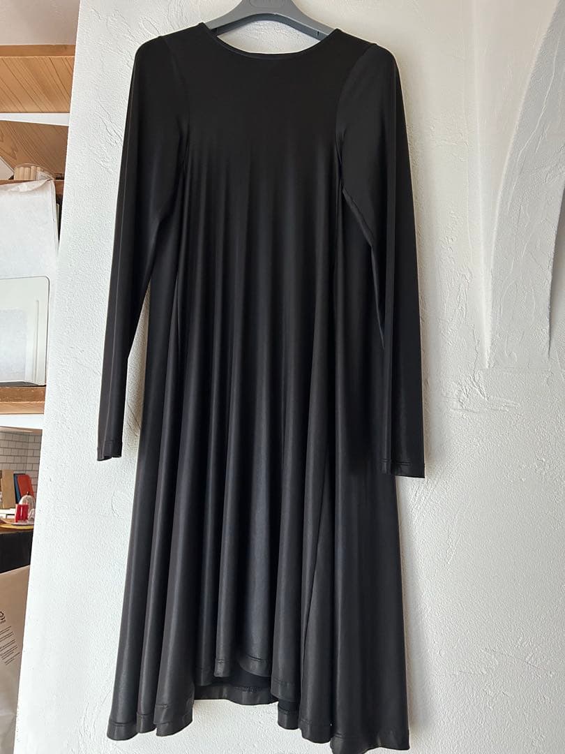 新品タグ付未使用❗️MM6フェイクレザー ワンピースマルジェラ黒 XS