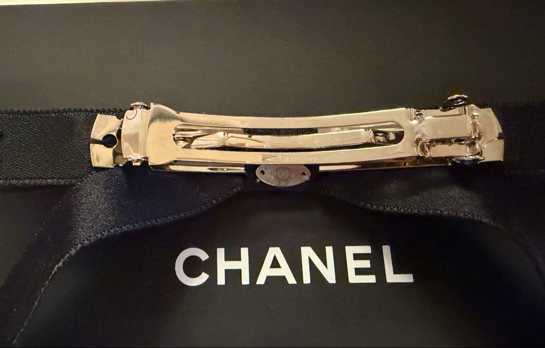 CHANEL ブラックサテン ヘアアクセサリー