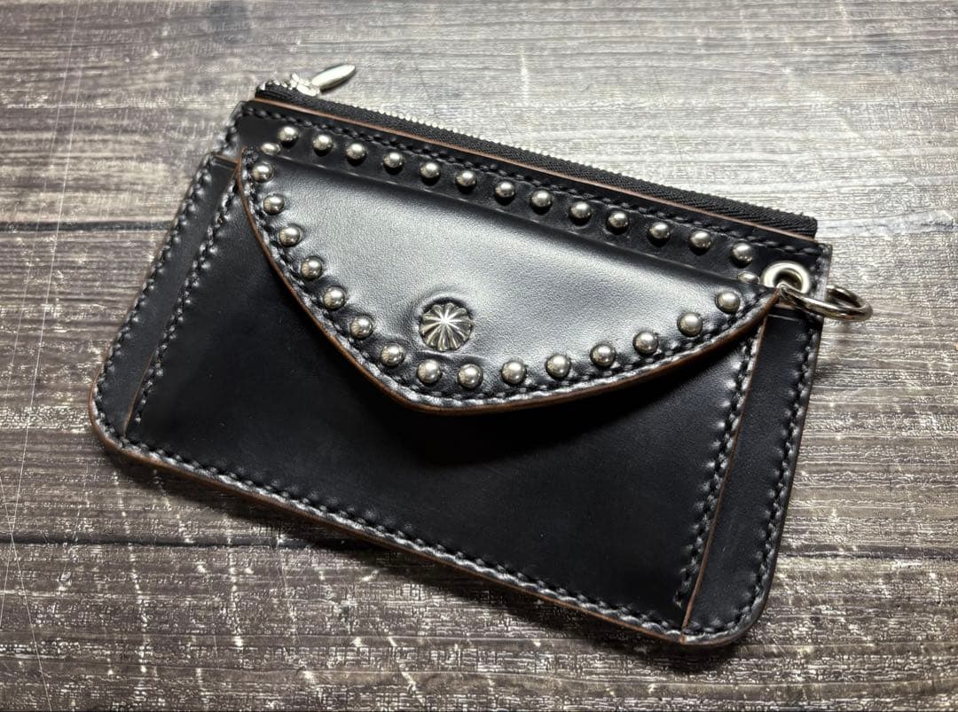 クロムエクセルレザー　スタッズ&アポロコンチョ　ユーティリティウォレット