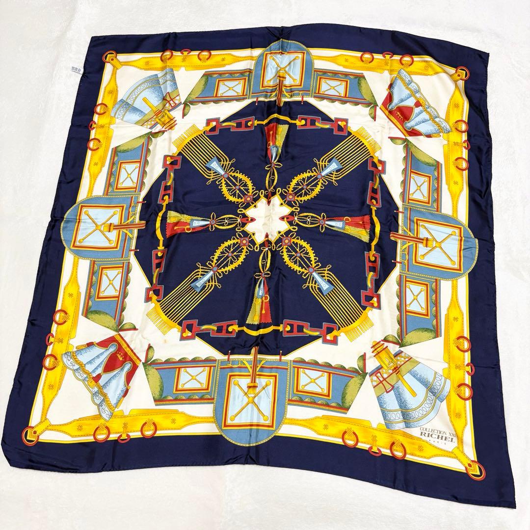 y072618 HERMES エルメス　カレ　シルクスカーフ　高級