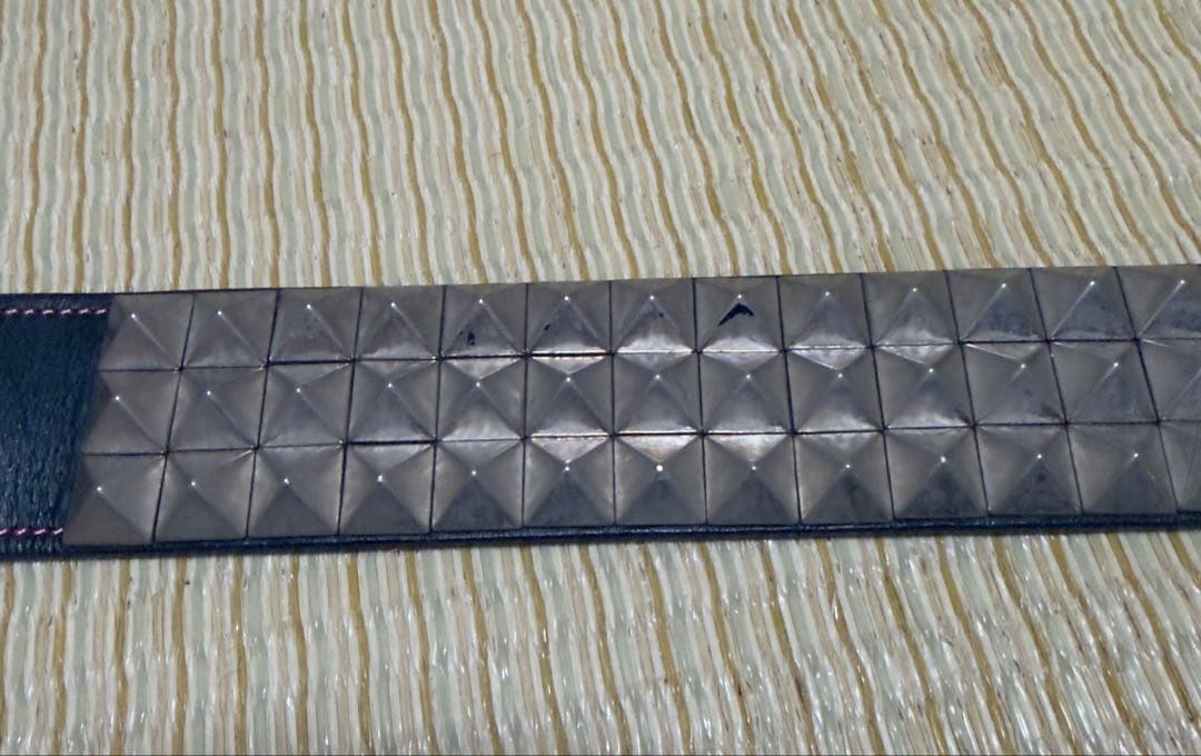 モダンパイレーツ 3連スタッズベルト 鋲ベルト ピンクステッチ