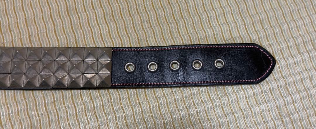 モダンパイレーツ 3連スタッズベルト 鋲ベルト ピンクステッチ