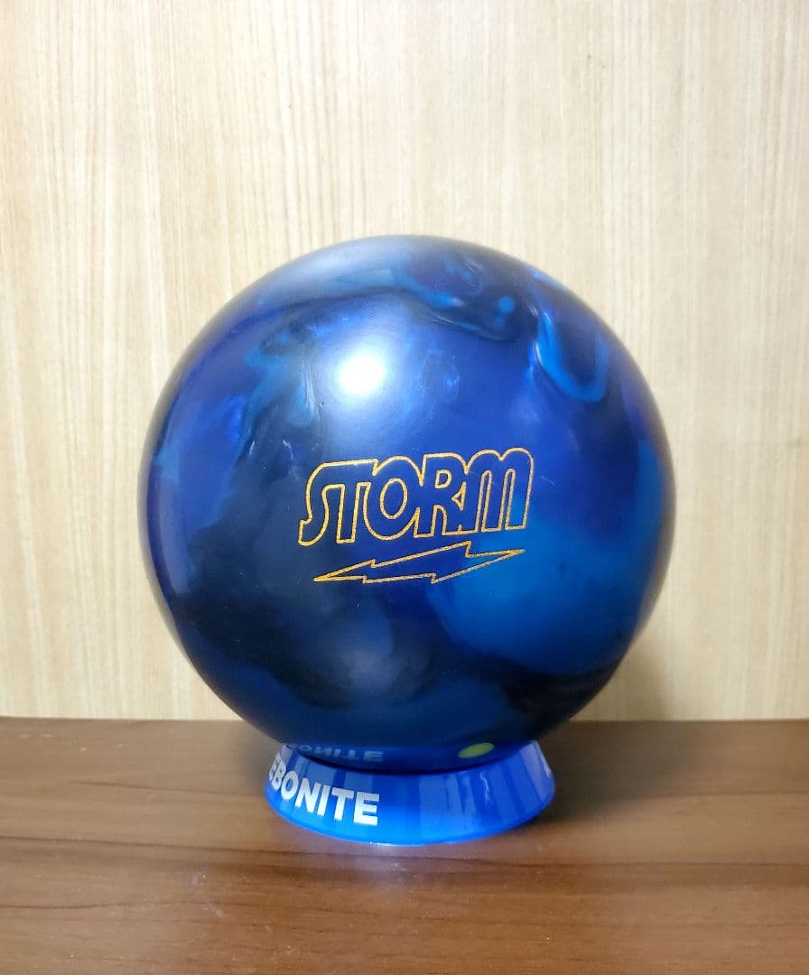 ASTRO PHYSIX II ボウリングボール　15ポンド