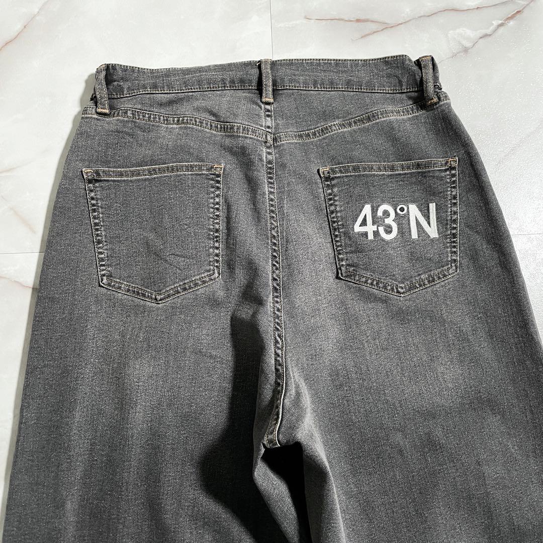 M18238 極美品　アンコキーヌ　43°N刺繍　ストレッチカーヴィーパンツ　L