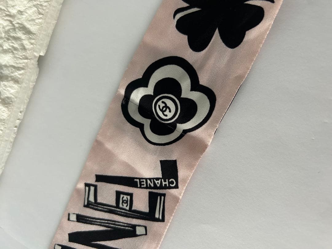 CHANEL シャネル　ロゴ スカーフ