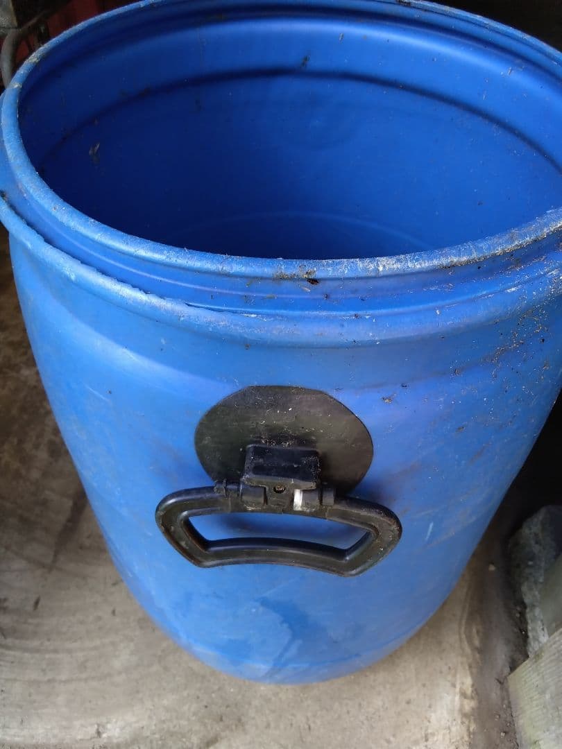 プラスチックタンク３５個まとめ売り　貯水タンク　雨水タンク　ウォータータンク