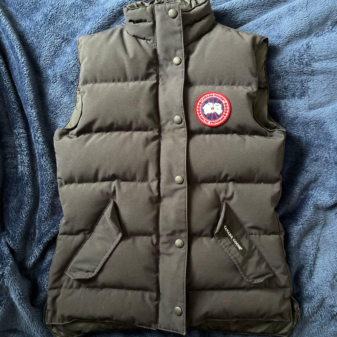   ブラック ダウンベスト XSサイズ