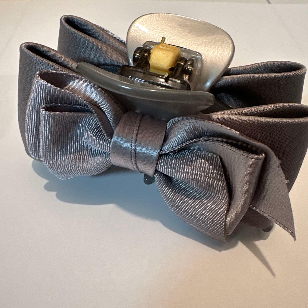 未使用　アレクサンドルドゥパリ　グレーリボンヘアクリップ 中型