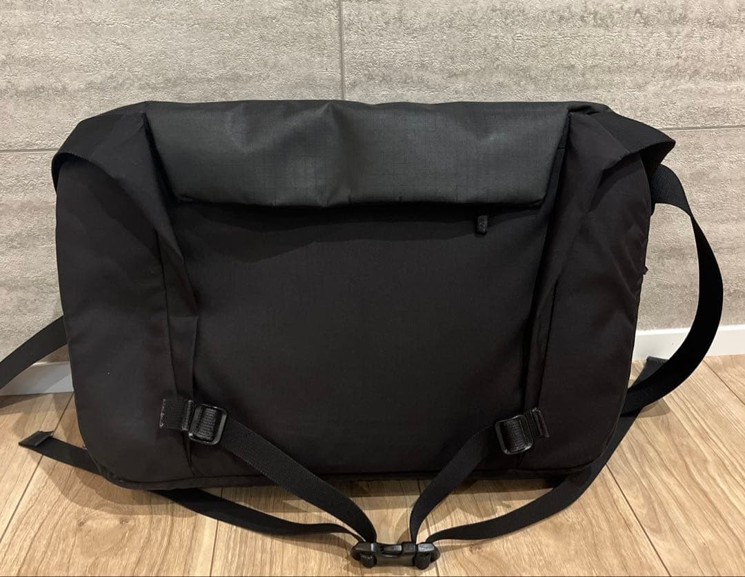 Shinyaさん専用 アークテリクス　メッセンジャーバッグ　Fyx9 黒