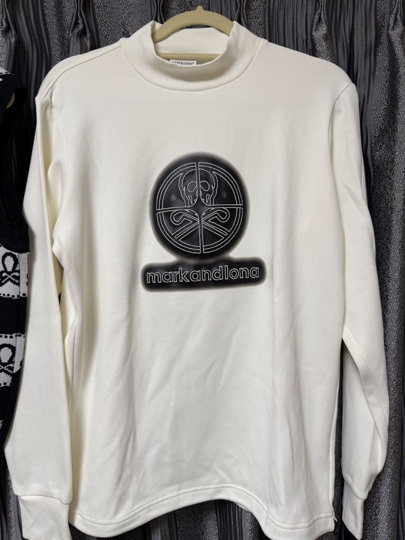 マークアンドロナモックネック最終値下げ