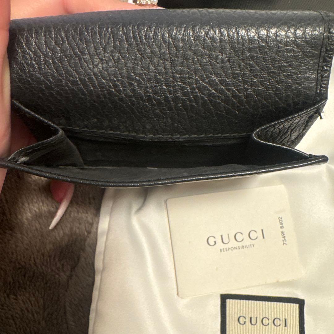 グッチ　二つ折り財布