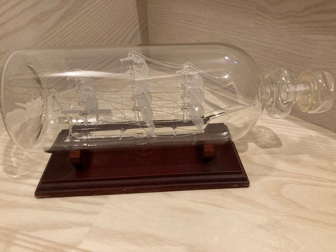 Cully Park ガラス製ボトルシップ