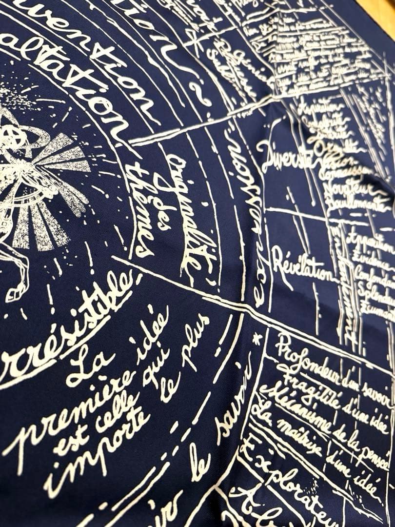 希少 美品 神秘的 エルメス シルクスカーフ イデアの誕生 シック ゴールド 紺