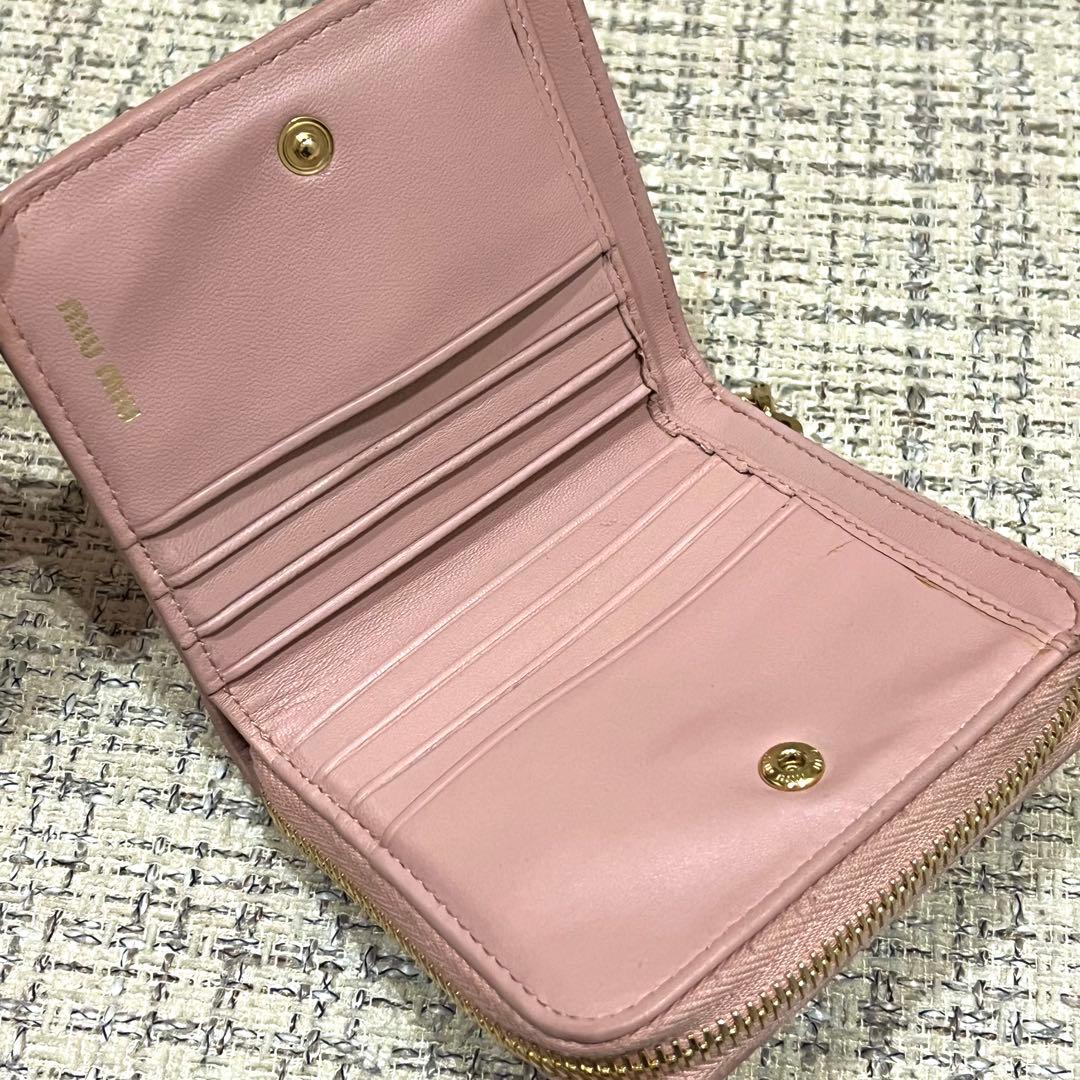 MIU MIU ミュウミュウ ピンク 編み込み レザー二つ折り財布 金ロゴ
